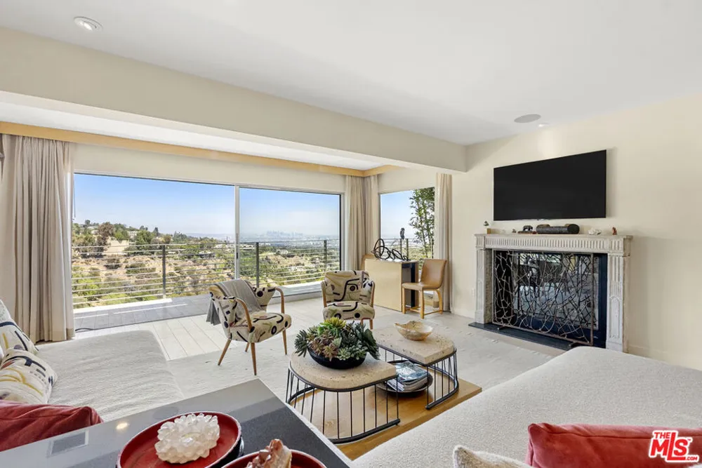 1364 Angelo Drive Los Angeles, CA 90210