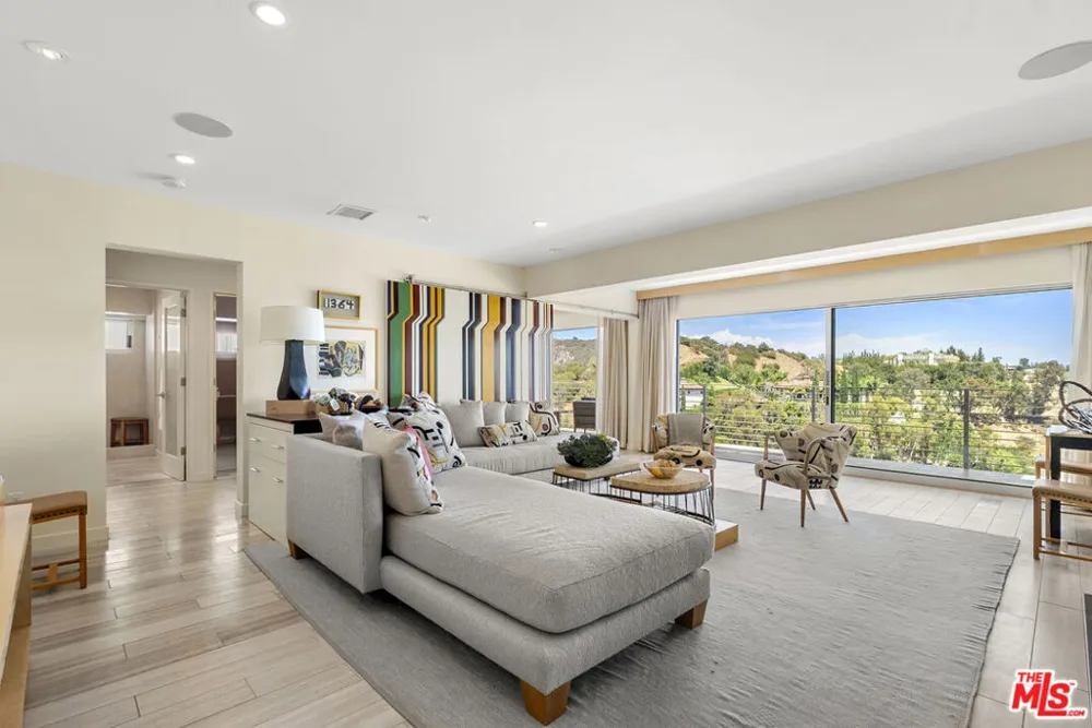 1364 Angelo Drive Los Angeles, CA 90210