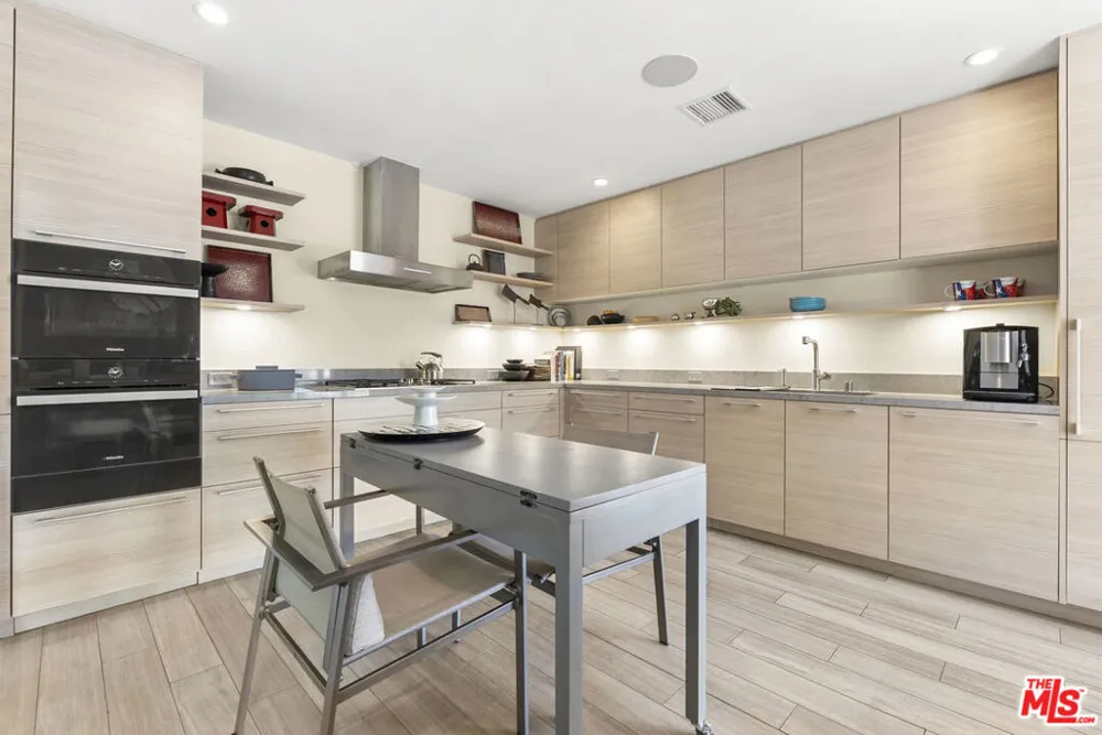 1364 Angelo Drive Los Angeles, CA 90210