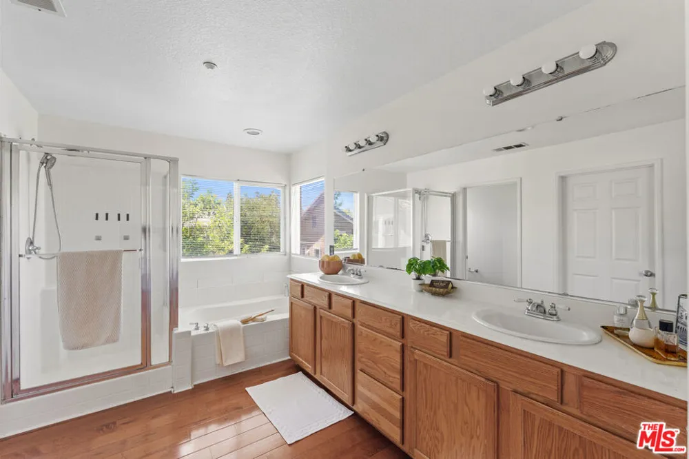 7701 Jordan Avenue Los Angeles, CA 91304