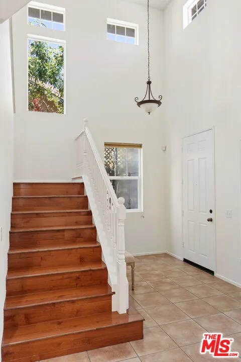 7701 Jordan Avenue Los Angeles, CA 91304