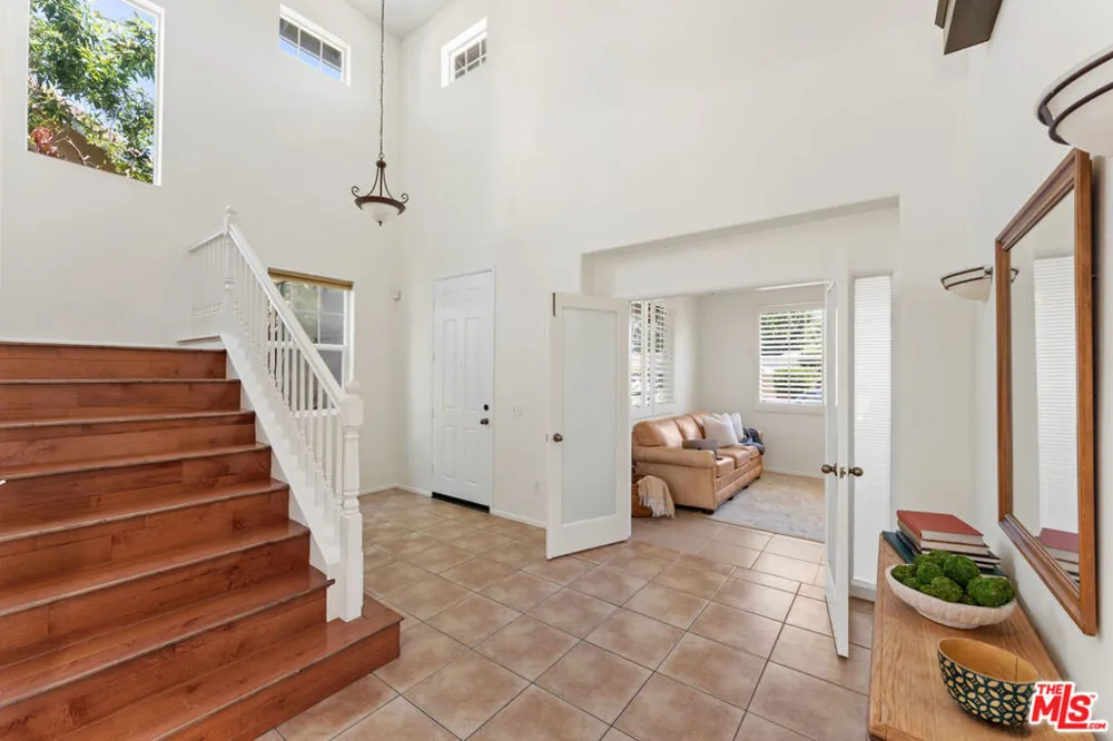 7701 Jordan Avenue Los Angeles, CA 91304