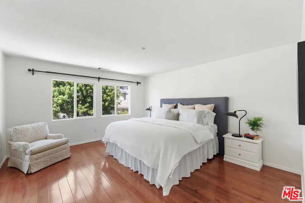 7701 Jordan Avenue Los Angeles, CA 91304