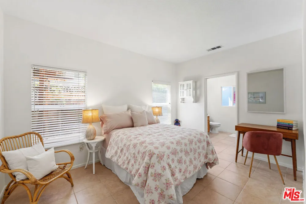 7701 Jordan Avenue Los Angeles, CA 91304