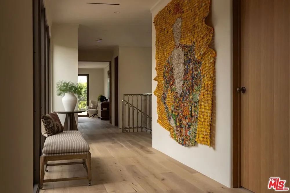 420 Kings Road Los Angeles, CA 90048