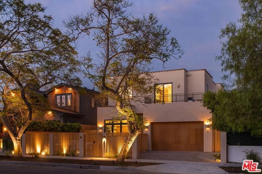 420 Kings Road Los Angeles, CA 90048