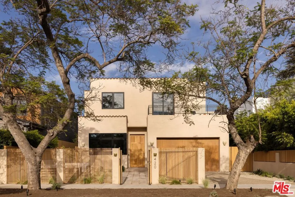 420 Kings Road Los Angeles, CA 90048