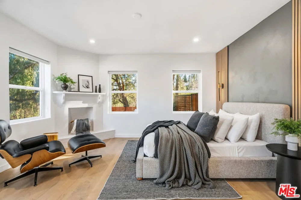 10315 Wheatland Avenue Sunland, CA 91040