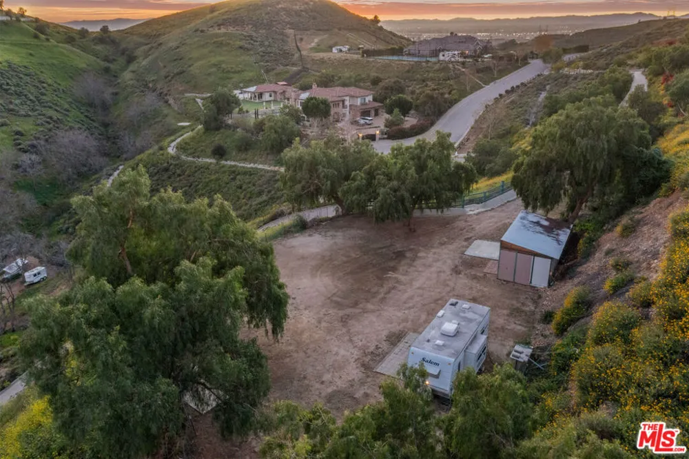 10315 Wheatland Avenue Sunland, CA 91040