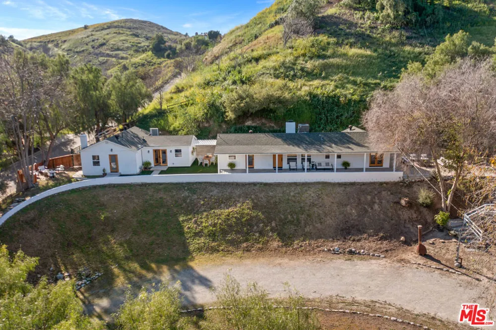 10315 Wheatland Avenue Sunland, CA 91040