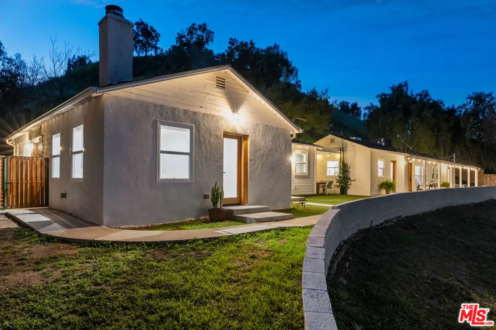 10315 Wheatland Avenue Sunland, CA 91040