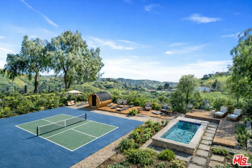 10315 Wheatland Avenue Sunland, CA 91040