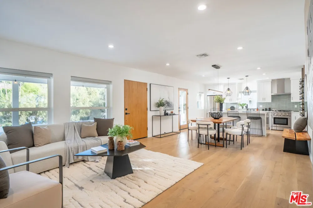 10327 Wheatland Avenue Sunland, CA 91040