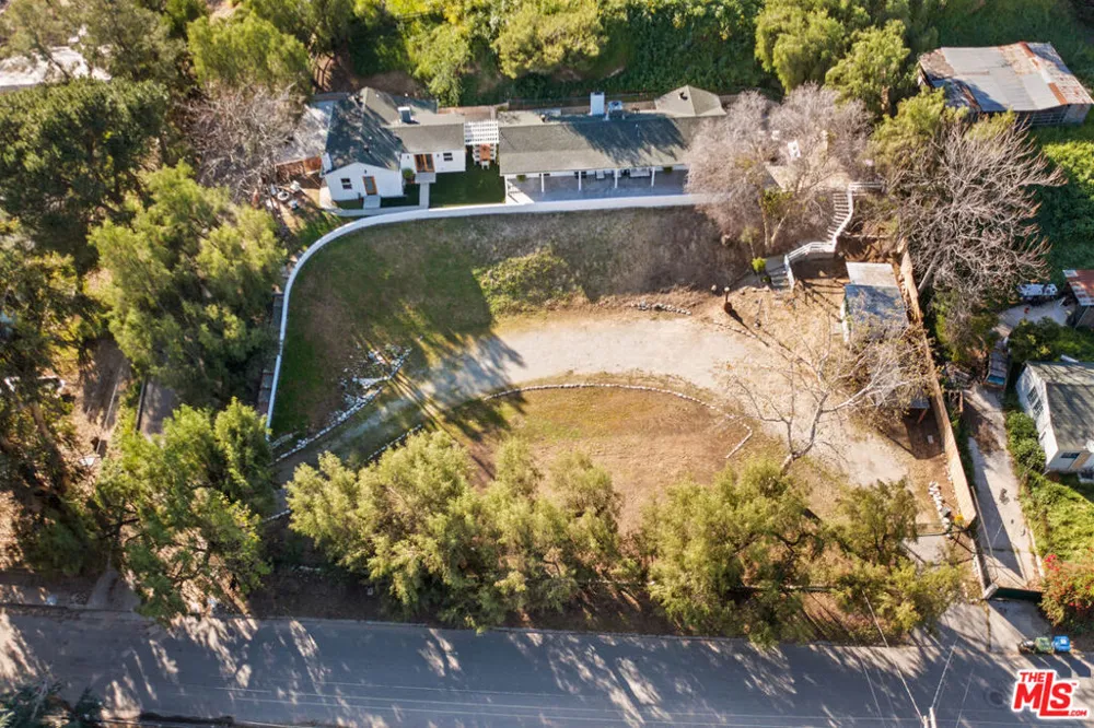 10327 Wheatland Avenue Sunland, CA 91040