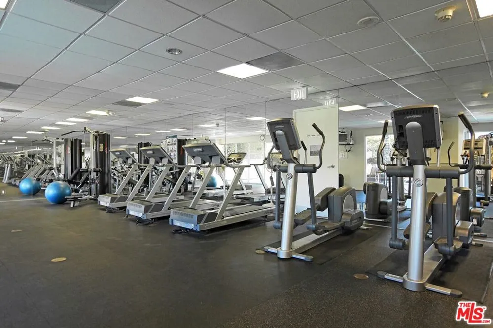 865 Comstock Avenue #16F Los Angeles, CA 90024