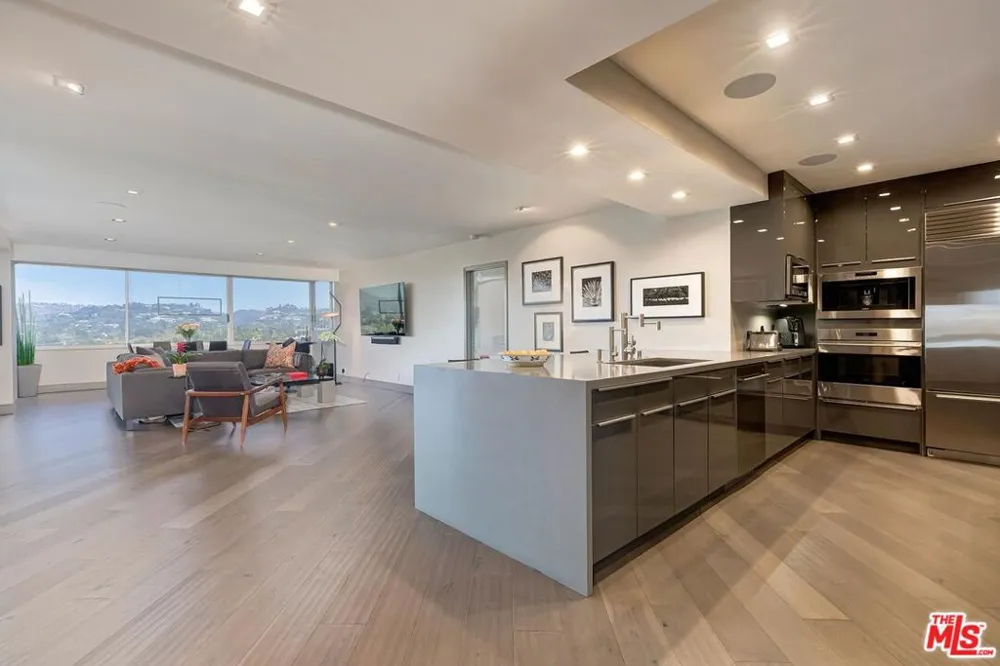 865 Comstock Avenue #16F Los Angeles, CA 90024