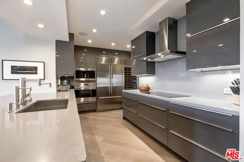 865 Comstock Avenue #16F Los Angeles, CA 90024