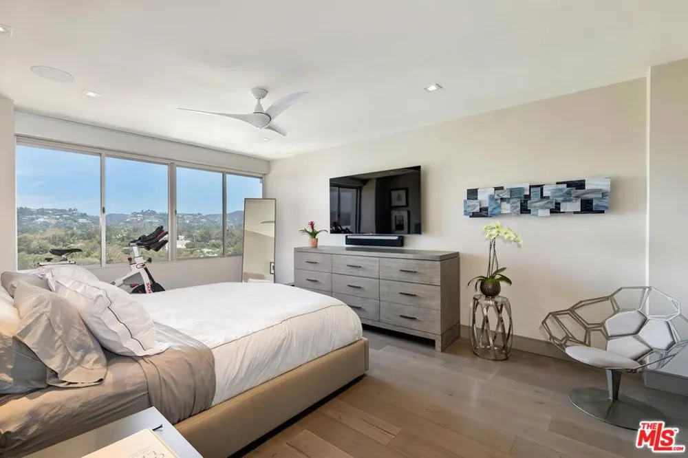 865 Comstock Avenue #16F Los Angeles, CA 90024