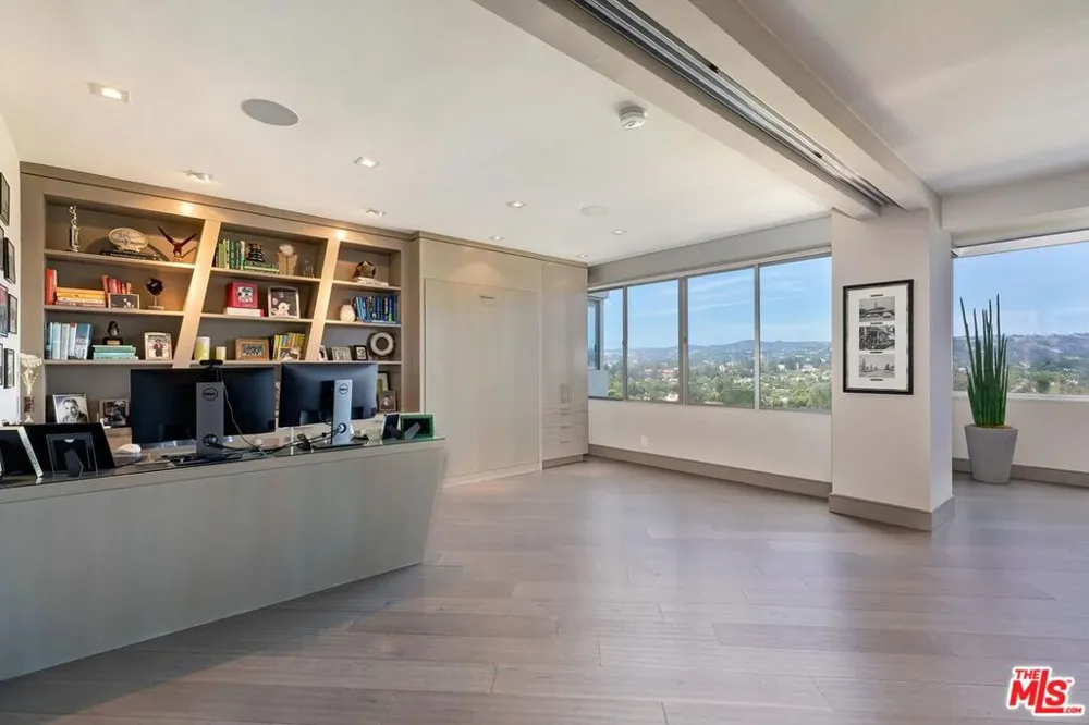 865 Comstock Avenue #16F Los Angeles, CA 90024