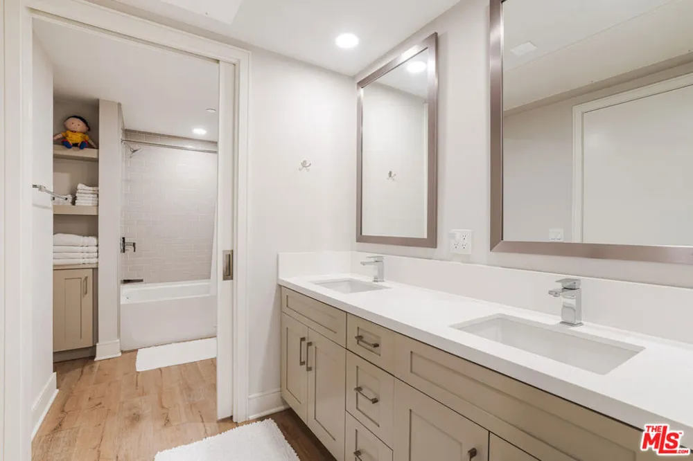 6030 Seabluff Drive #423 Los Angeles, CA 90094