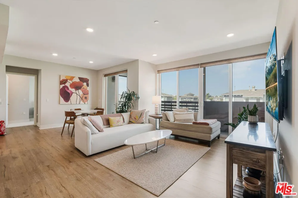 6030 Seabluff Drive #423 Los Angeles, CA 90094