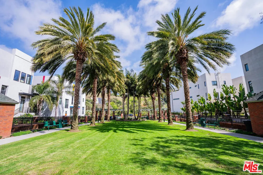6030 Seabluff Drive #423 Los Angeles, CA 90094