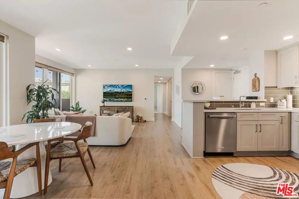 6030 Seabluff Drive #423 Los Angeles, CA 90094