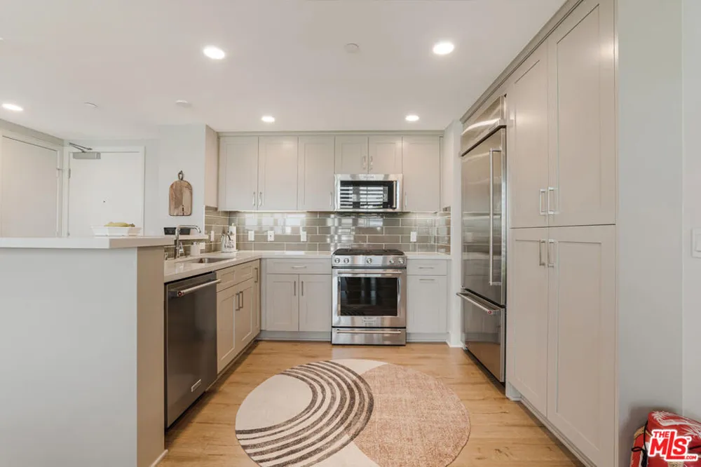 6030 Seabluff Drive #423 Los Angeles, CA 90094