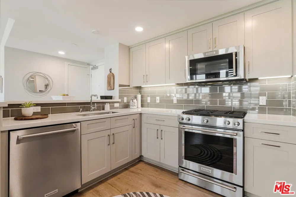 6030 Seabluff Drive #423 Los Angeles, CA 90094