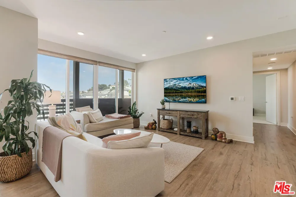 6030 Seabluff Drive #423 Los Angeles, CA 90094