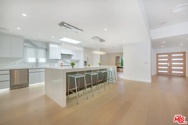 344 S Roxbury Drive Beverly Hills, CA 90212