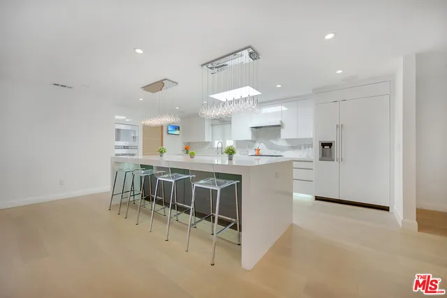 344 S Roxbury Drive Beverly Hills, CA 90212
