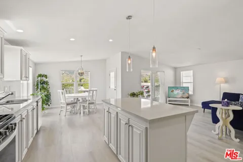 30473 Mulholland Hwy #174