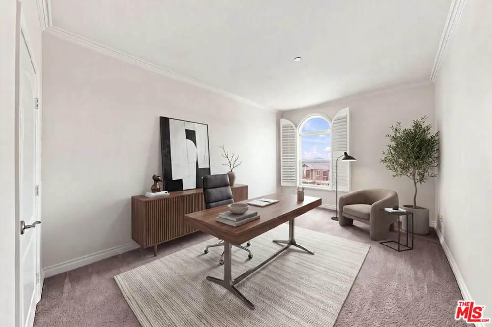 956 S Wilton Place #401 Los Angeles, CA 90019