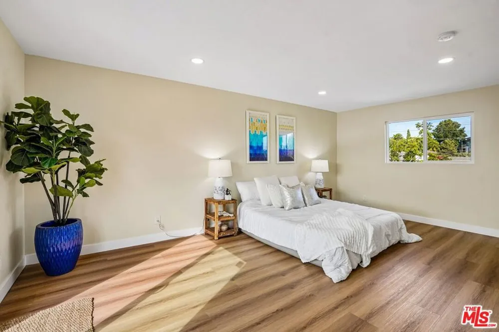 8855 Lilienthal Avenue Los Angeles, CA 90045