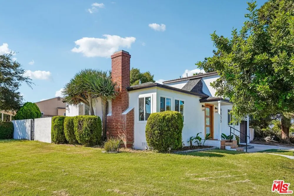 8855 Lilienthal Avenue Los Angeles, CA 90045