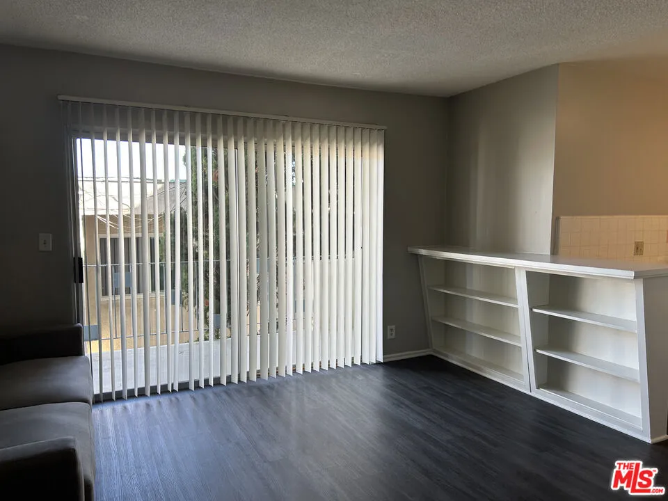 1412 Barry Avenue #4 Los Angeles, CA 90025