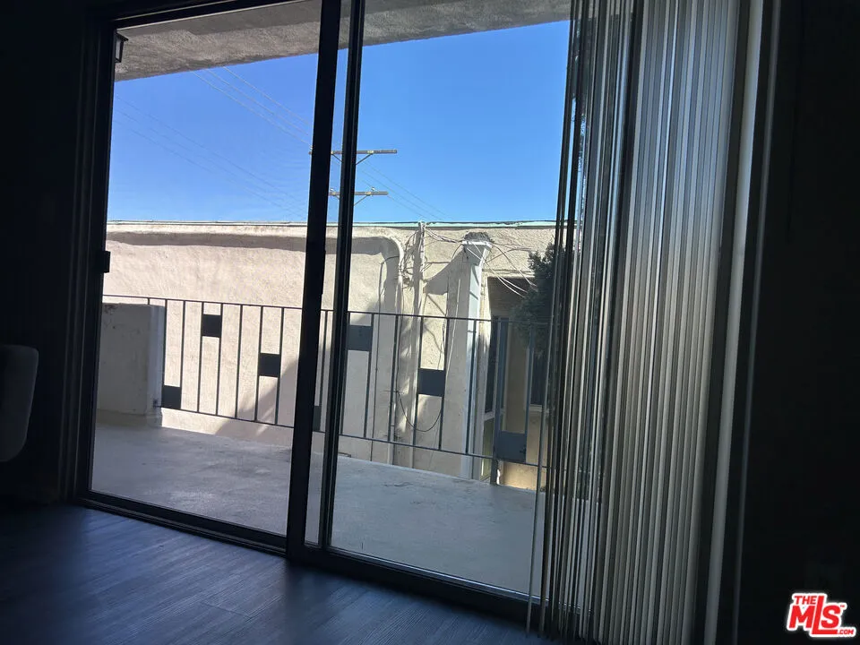 1412 Barry Avenue #4 Los Angeles, CA 90025