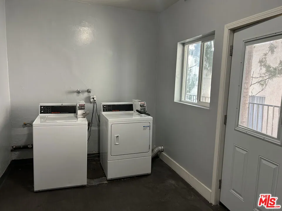 1412 Barry Avenue #4 Los Angeles, CA 90025