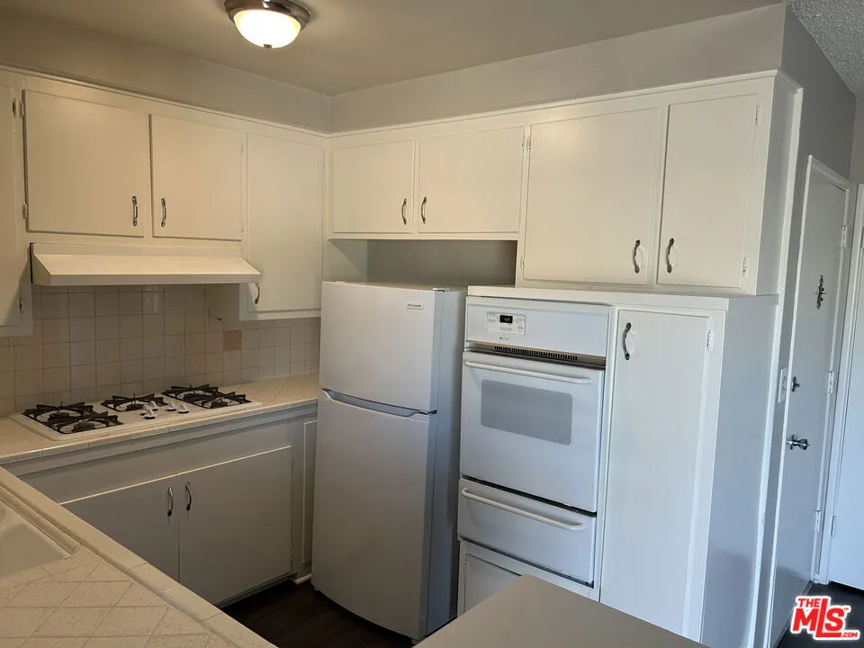 1412 Barry Avenue #4 Los Angeles, CA 90025