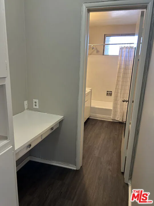 1412 Barry Avenue #4 Los Angeles, CA 90025