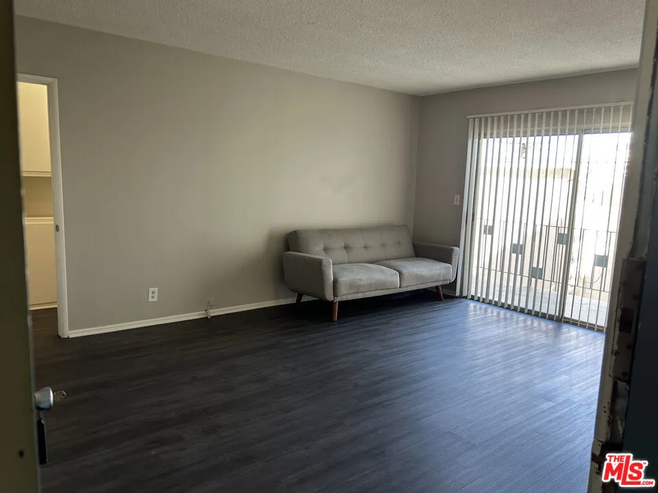 1412 Barry Avenue #4 Los Angeles, CA 90025