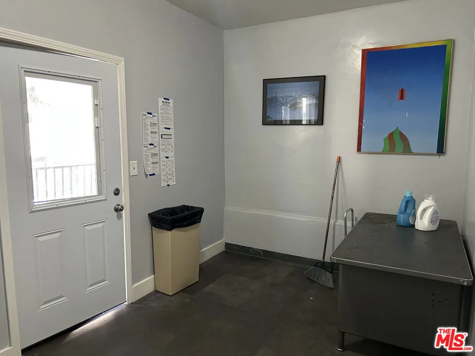 1412 Barry Avenue #4 Los Angeles, CA 90025