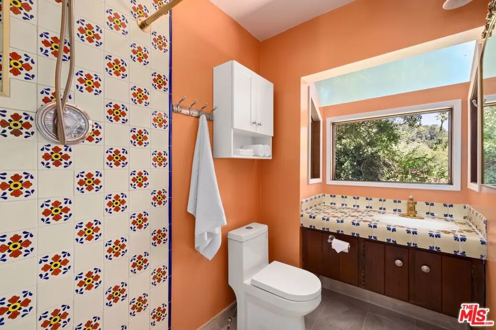 10423 Scenario Lane Los Angeles, CA 90077
