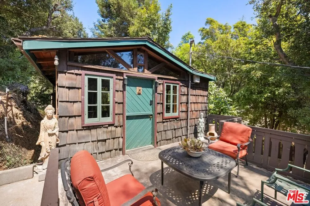 10423 Scenario Lane Los Angeles, CA 90077