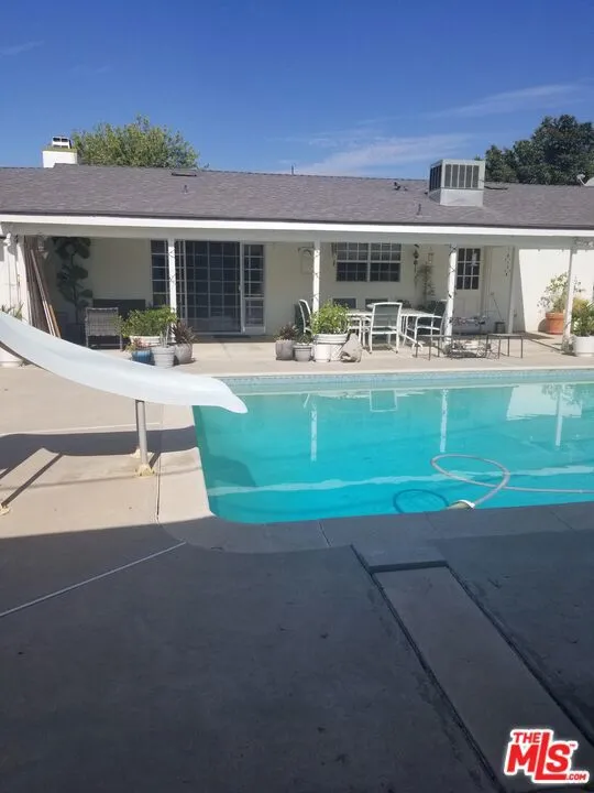 3328 Greenville Avenue Simi Valley, CA 93063