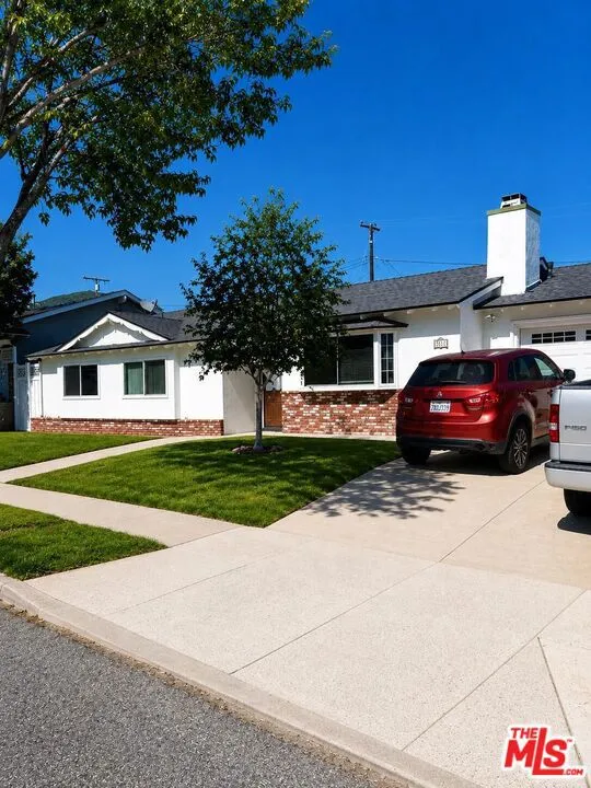 3328 Greenville Avenue Simi Valley, CA 93063