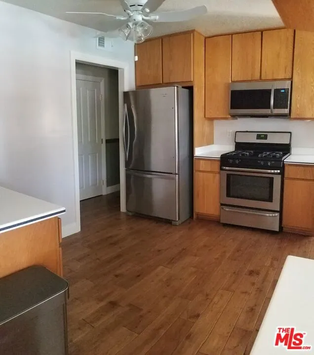 3328 Greenville Avenue Simi Valley, CA 93063