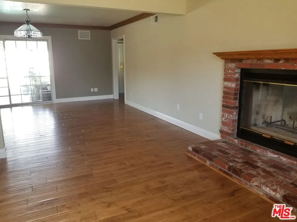3328 Greenville Avenue Simi Valley, CA 93063