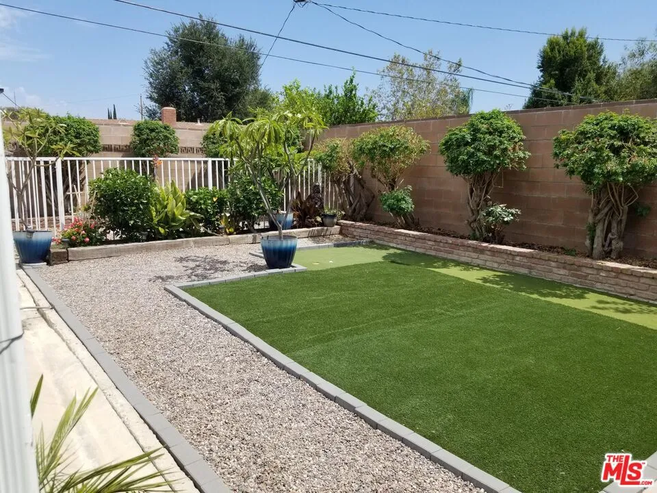 3328 Greenville Avenue Simi Valley, CA 93063